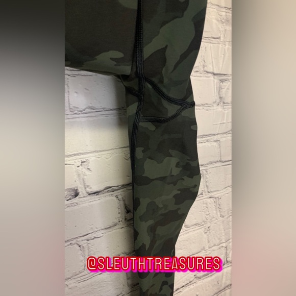 Lululemon Size 8 Wunder Under High-Rise Leggings Luxtreme Incognito Camo Green - Picture 4 of 6